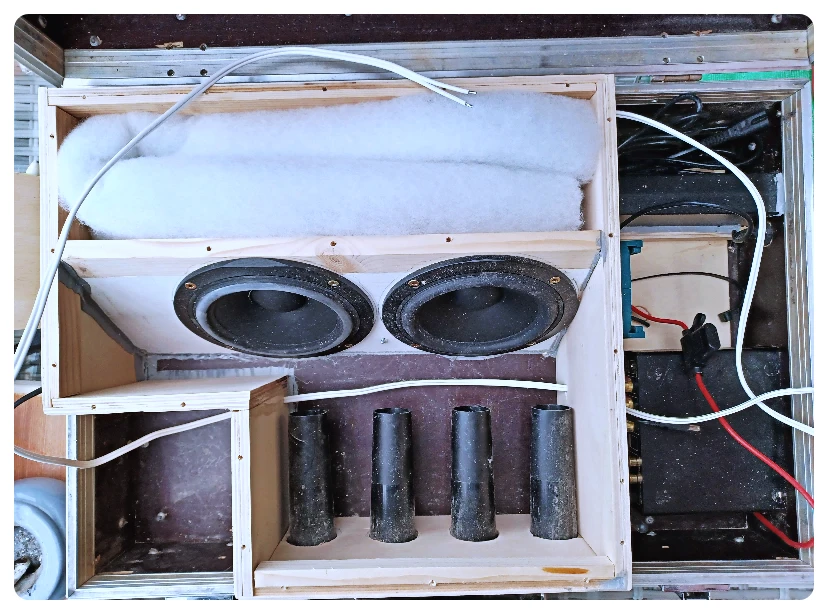 MartinKoffer_18-Bässe eingebaut